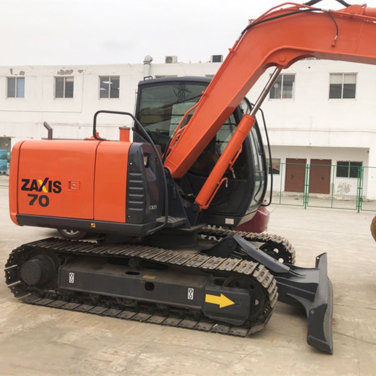 Hitachi ZX70 used excavator with parts and cheaper cost made in Japan 2021 year model