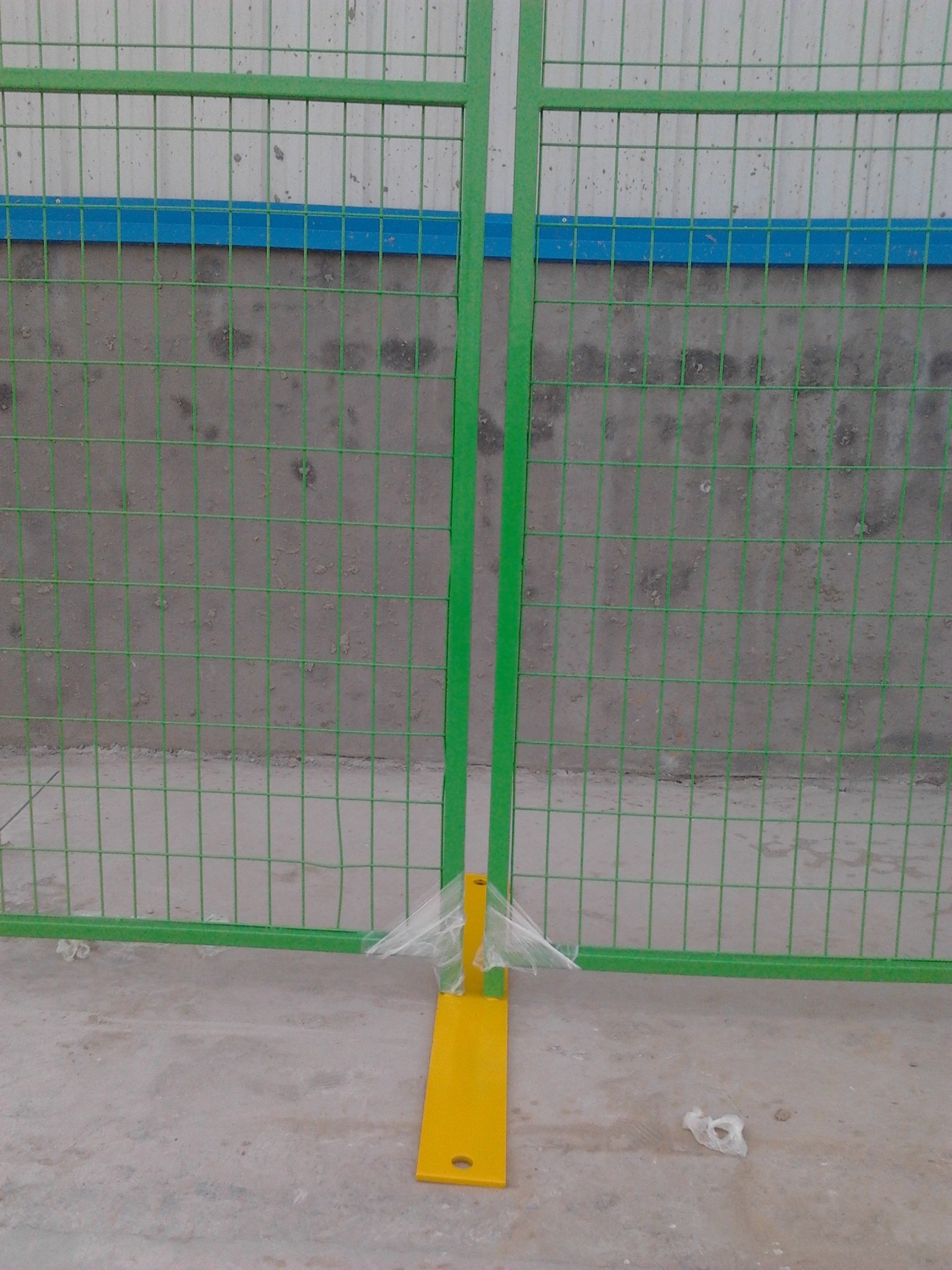 H6’/1830mm*W9.5’/2900mm weld infill mesh2"*4"*9ga/3.60mm temporary construction fence panels powder coated blue