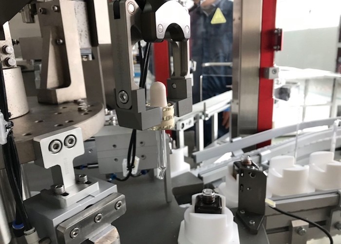 Bottle Filling And Capping Machine , Cosmetic Filling Capping Machine PLC Control
