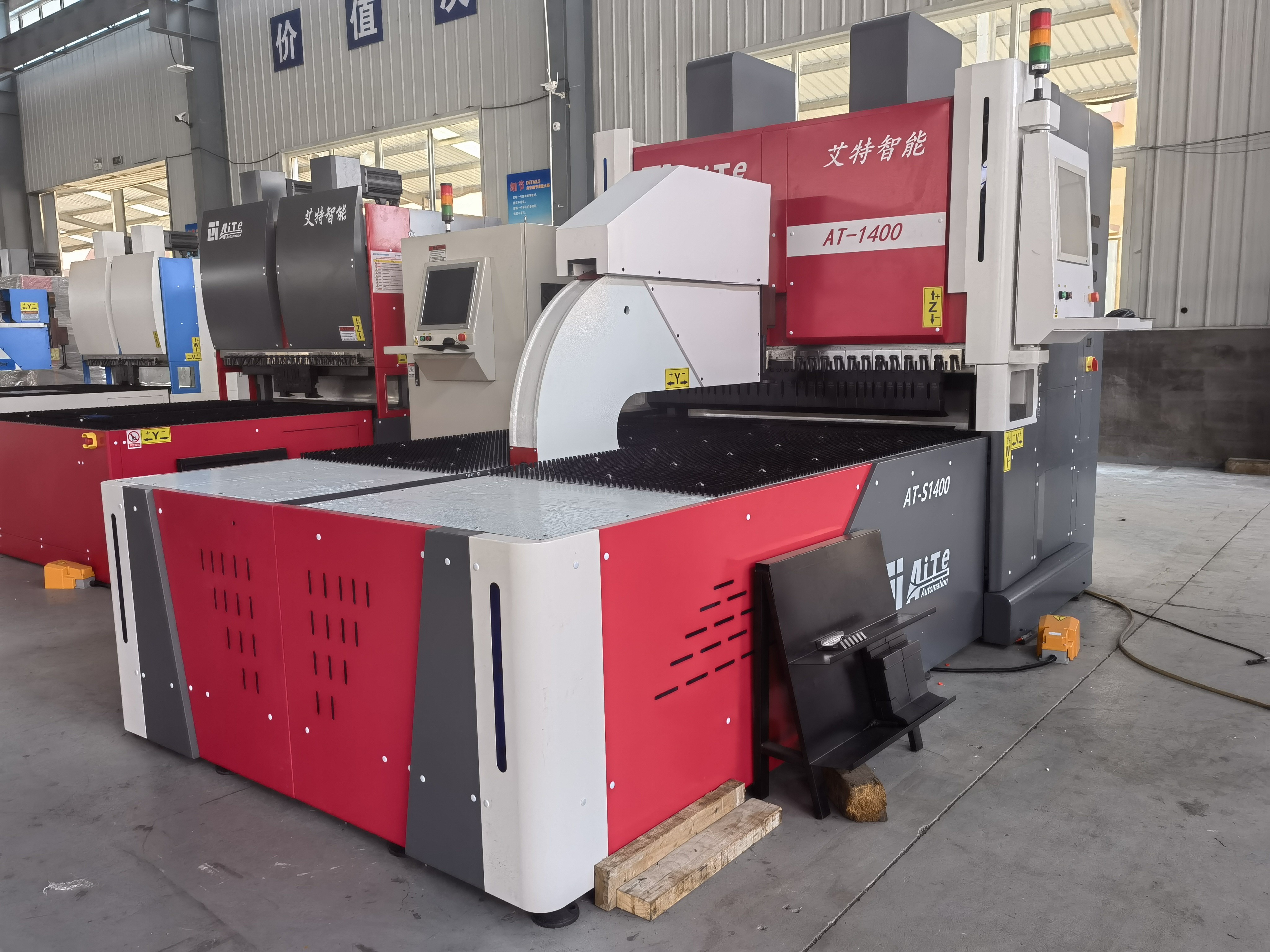 Iron Plate Automatic Panel Bending Center Hydraulic CNC Sheet Metal Folder