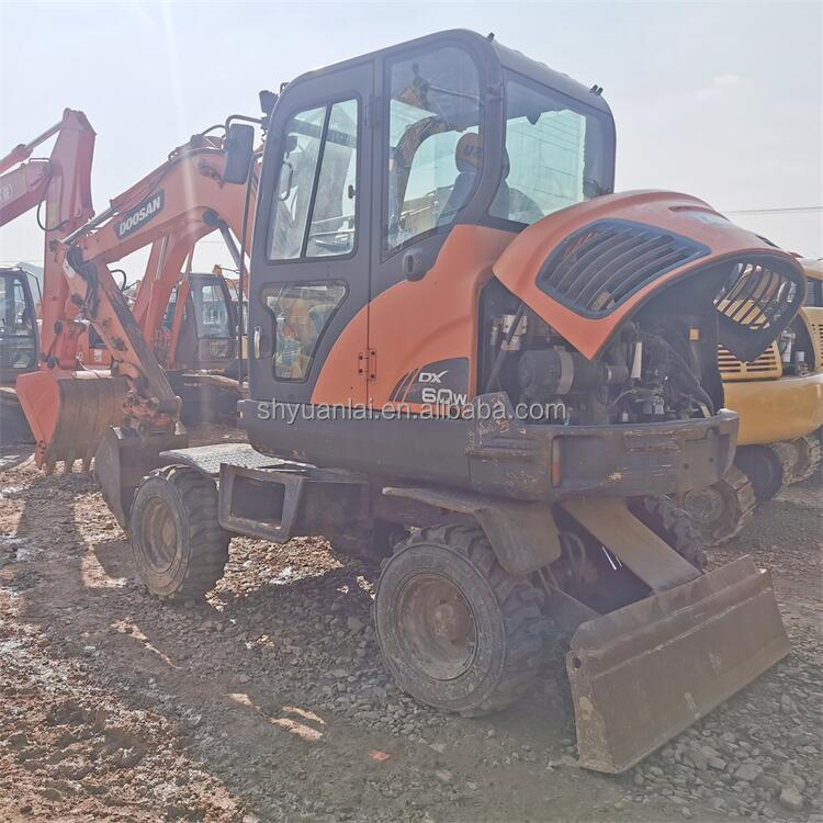 5550kg Operating Weight Second Hand DOOSAN DX60W Excavator for Energy-Saving Crushing