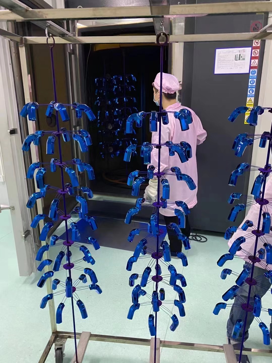 High Deposition Rate Thermal Evaporation Coating System For Multi Colors Metallic Gloss Plastic