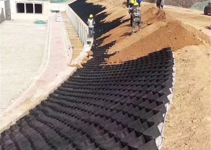 Slope Stabilization Geocell Confinement System Thickness 1.1mm - 1.6mm