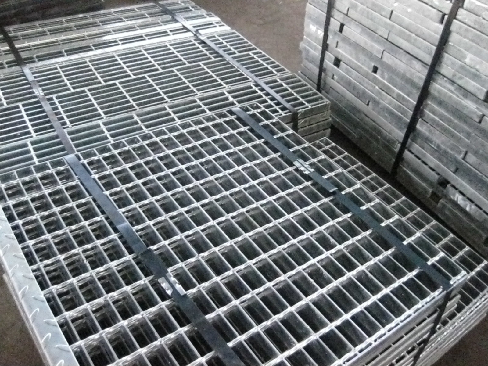 Toothed Galvanized Steel Grating Platform Access Leak Proof Floor