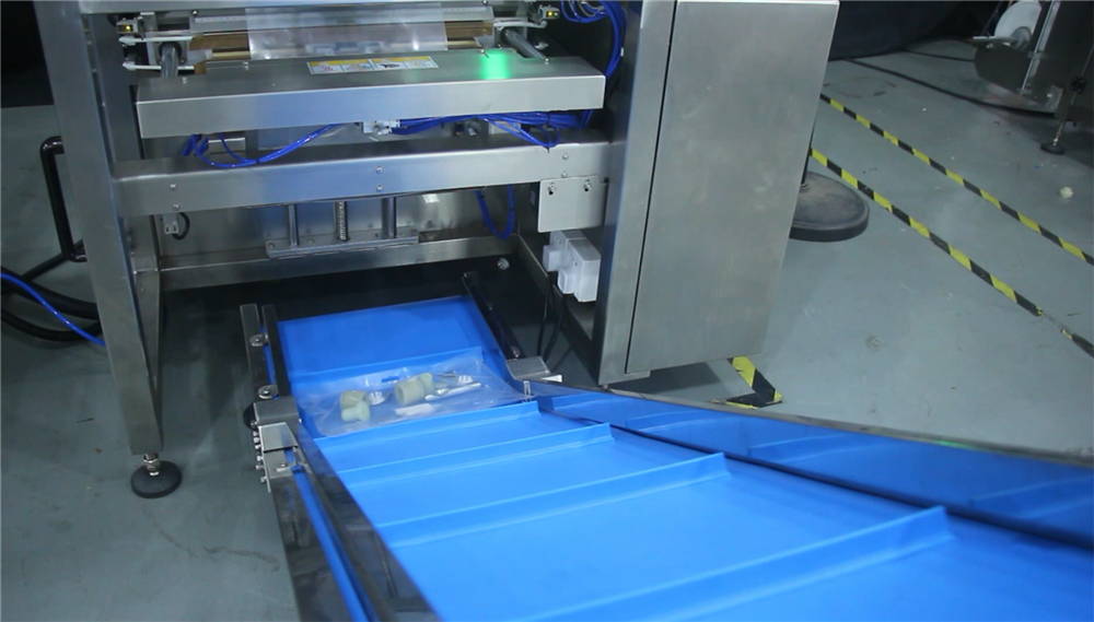 Automatic Bolts Nuts Nail Fastener Screw Counting Packing Machine With Vibrator Bowl Feeder