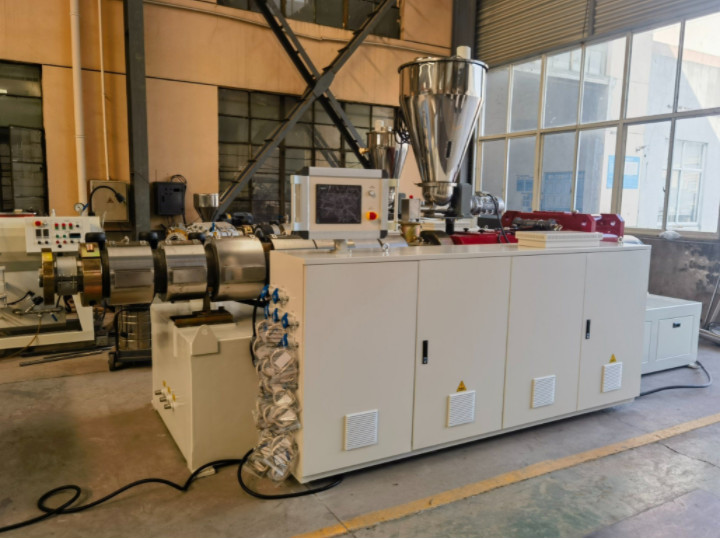 Customized Voltage PVC WPC Corner Edge Band Strip Guards L Shape Angle Extruder/ Making Machine/ Extrusion Production Line