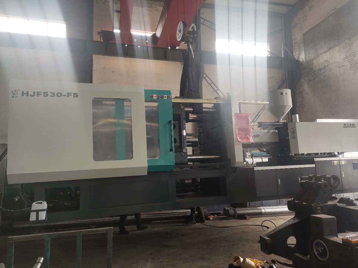 15MPa-250MPa Injection Pressure EDM Injection Molding Machine with Max. Mold Width 600-2500mm