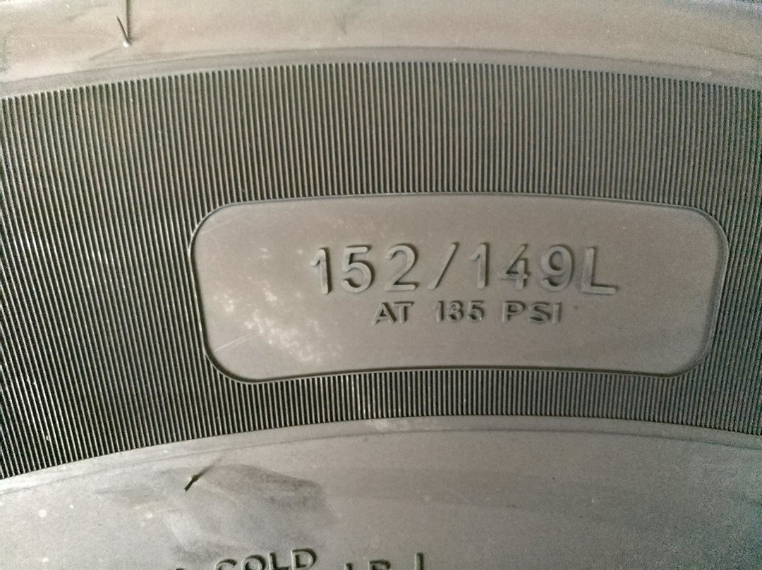 High Wearable Low Rolling Resistance Tires , Lightweight Truck Tires Eco Friendly