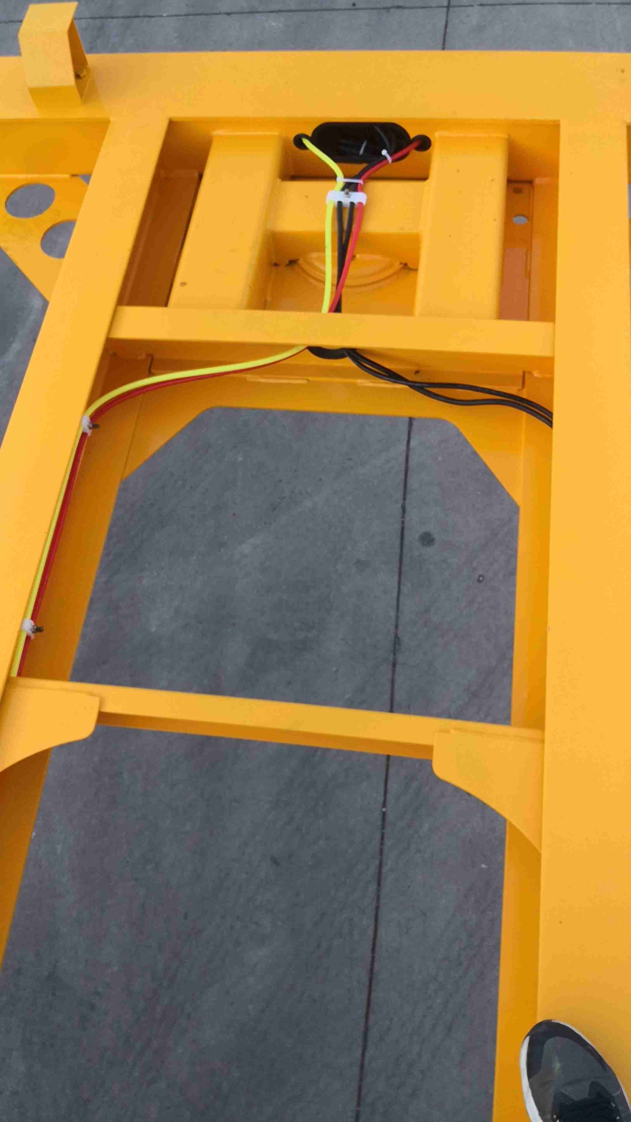 20001-25000 kg Max Payload CIMC Axle's 3-Axis Container Chassis Frames