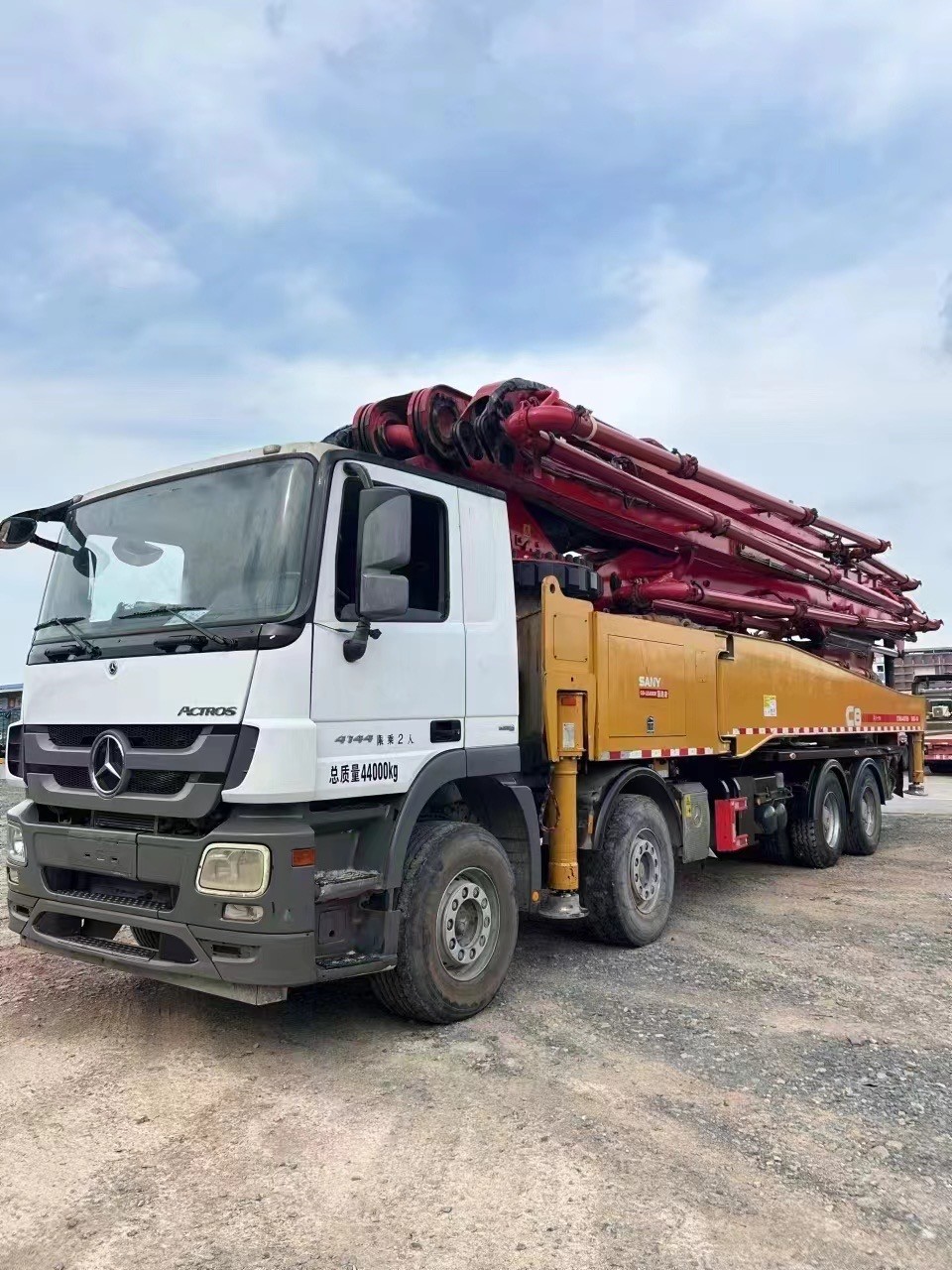 2019 Sany Benz Chassis 56m 325kw 1600rpm Sany Zoomlion Concrete Pump Truck With Good Condition