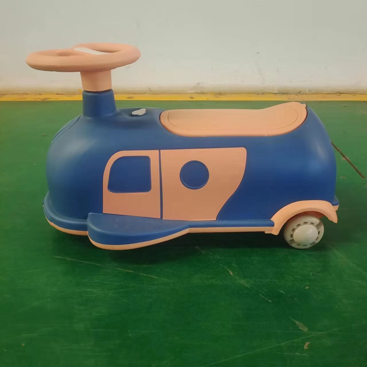 Plastic 2 in 1 Balance Bike for Baby Direct Discount and Carton Size 69.5*64*60cm