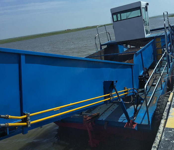 8 Cubic Capacity Lake Weed Cutter Machine For River Waterweed Reed Harvester