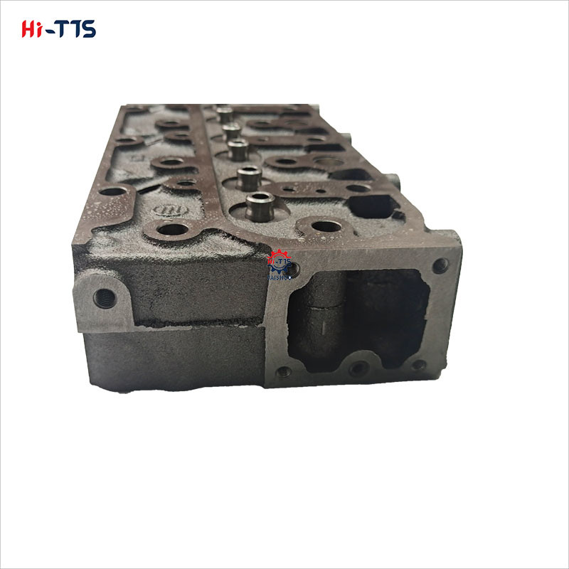 Excavator Parts D905 Engine Cylinder Head 16022-03040 16022-03043 16022-03044