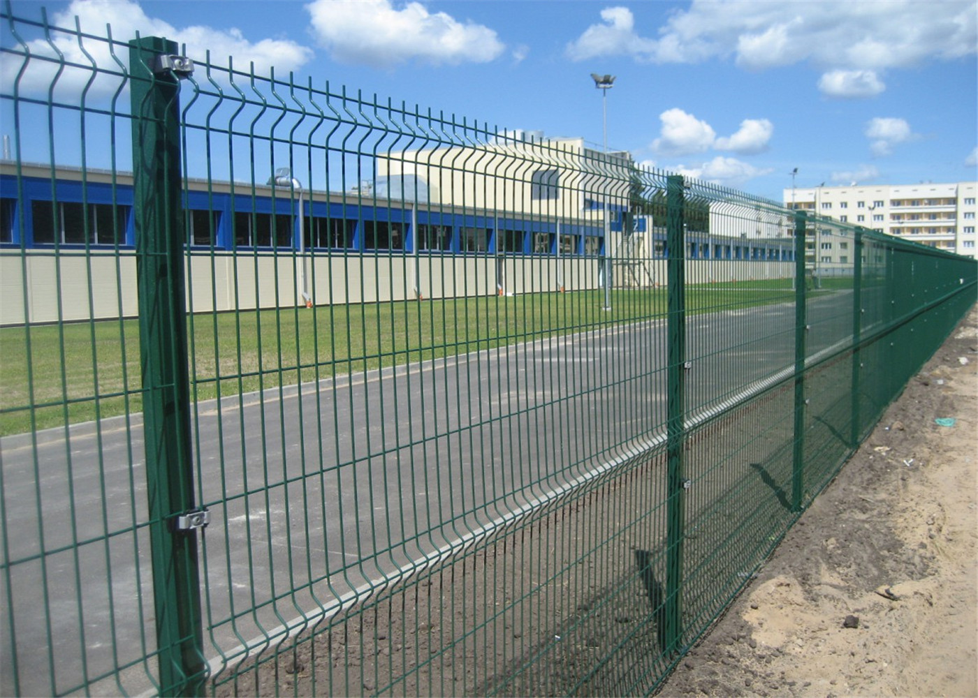 50 X 200 MM PVC Coated V Type Welded Wire Mesh Fence for Security and Gardening