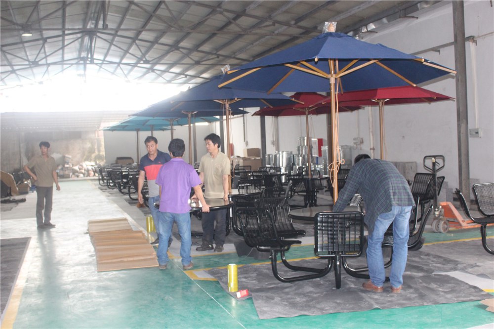 Modern Outdoor Patio Umbrellas , Courtyard Outdoor Garden Parasol 2.7M