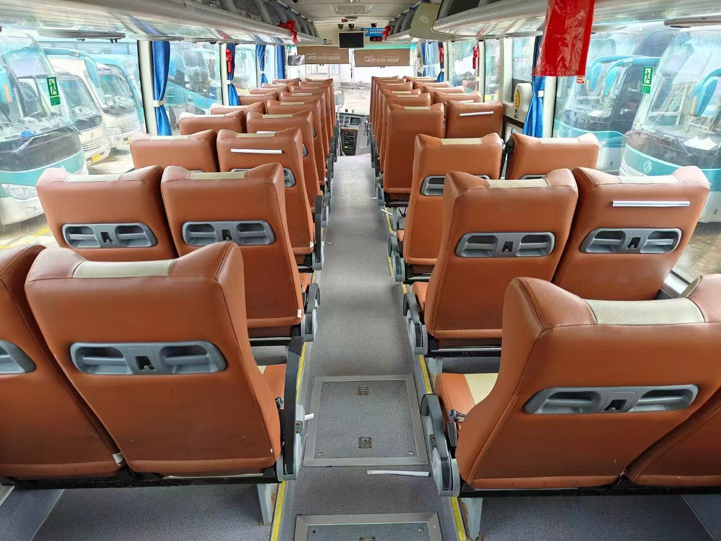 Used Yutong Buses For Sale Coach Bus ZK6119 Luggage Compartment 42 Seats Long Distance 2017 Year