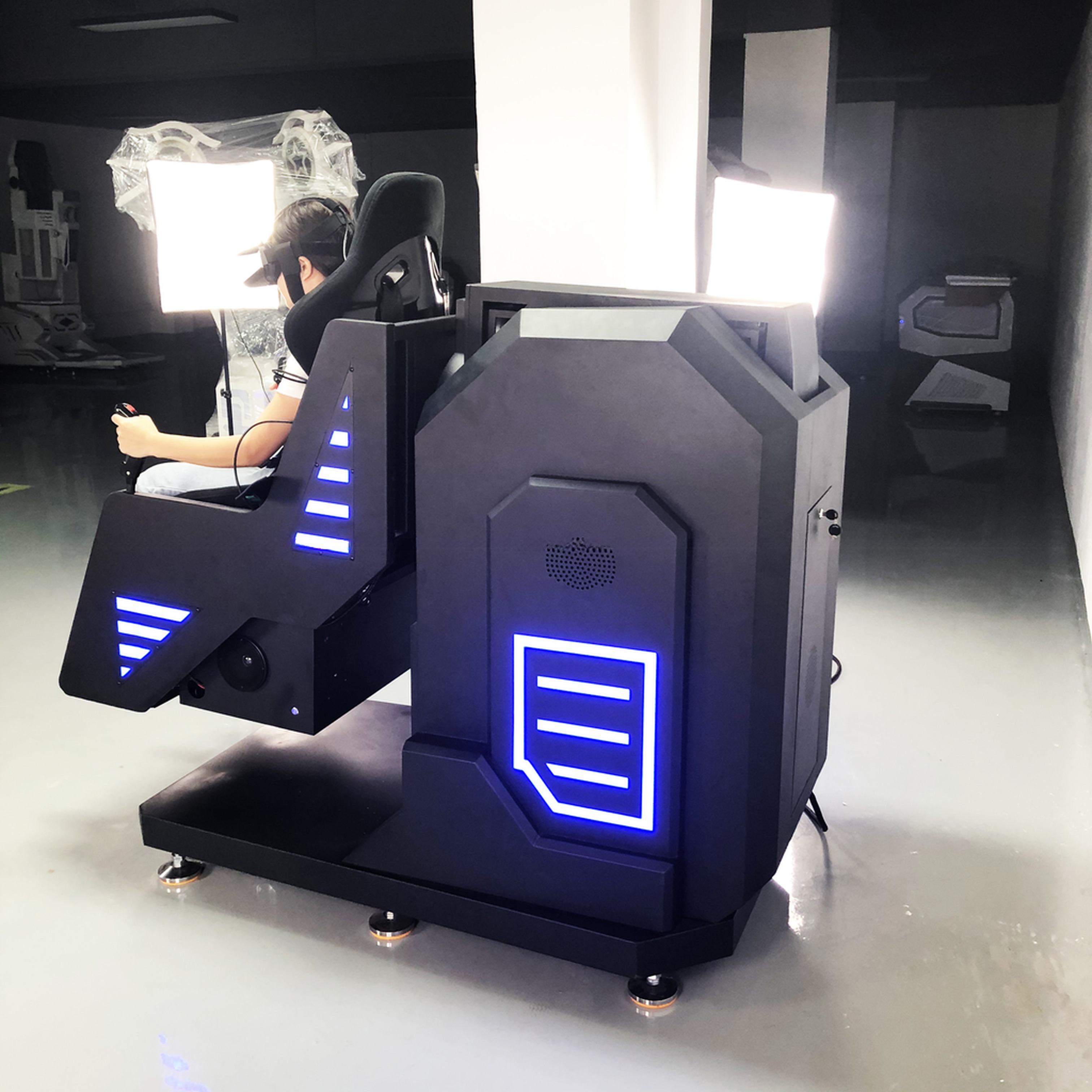 Dreamland 9D VR Interactive Video Arcade Games Virtual Reality 360 720 Simulator VR Motion Chair