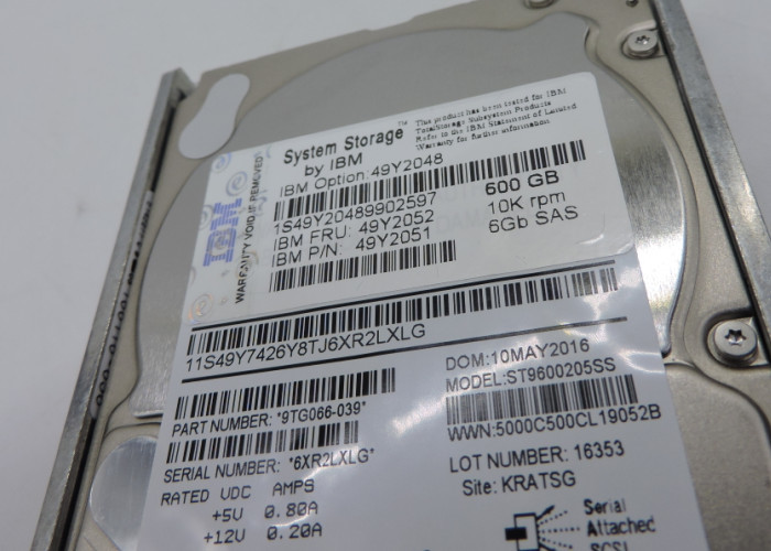 IBM Hard Disk 49Y2048 49Y2052 600G 10K SAS 2.5 DS3524 1 year warranty