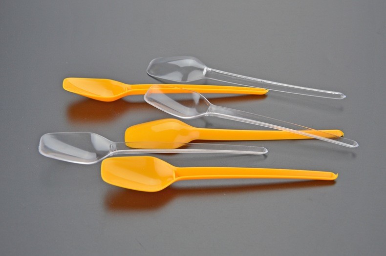 15 cm disposable spoon hard plastic scoop of ice cream scoop in clear or yellow color