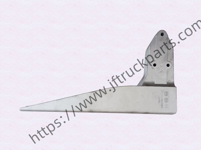 FOTON Auman Front lower guard connects to bracket left H4831022900A0