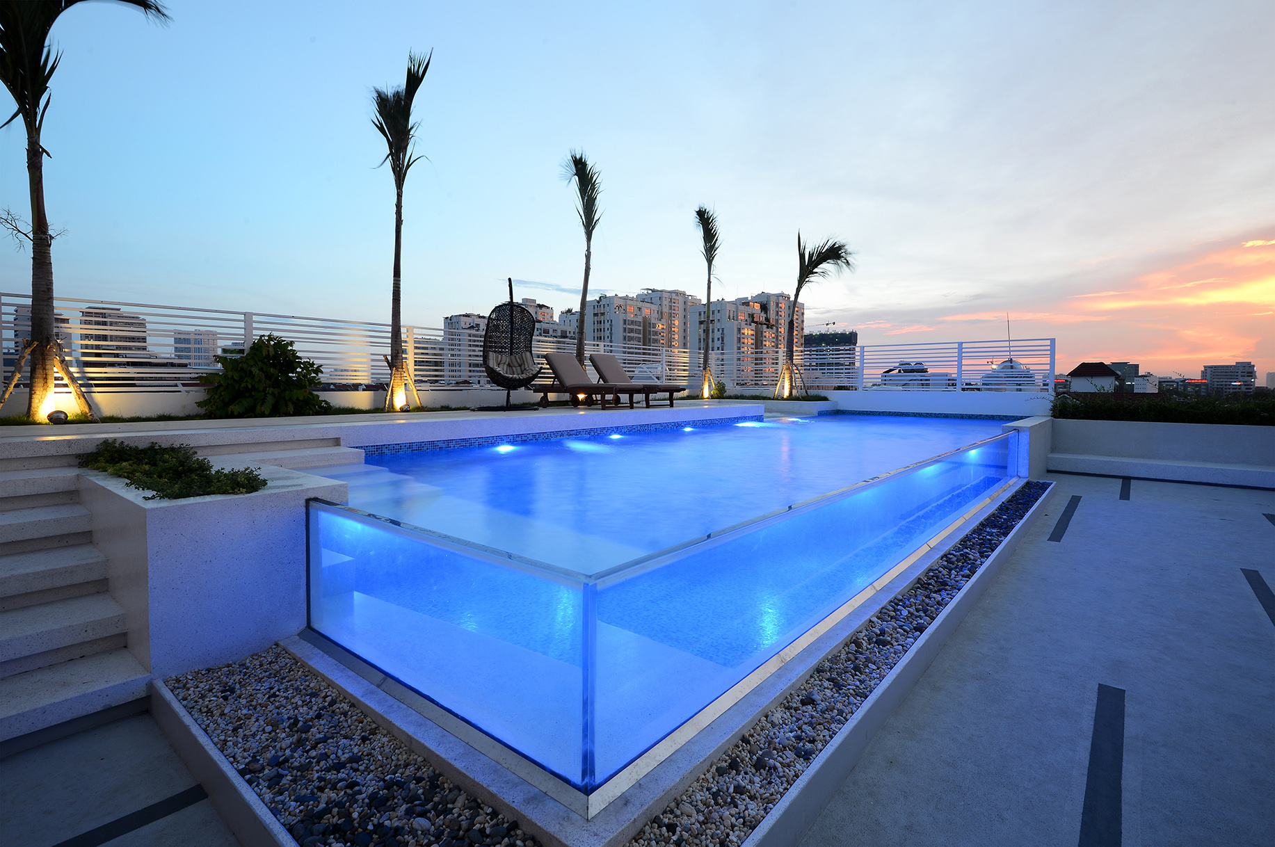 Swimming Shipping Above Ground Frp Pools with Clear Acrylic Window and Customizable Design