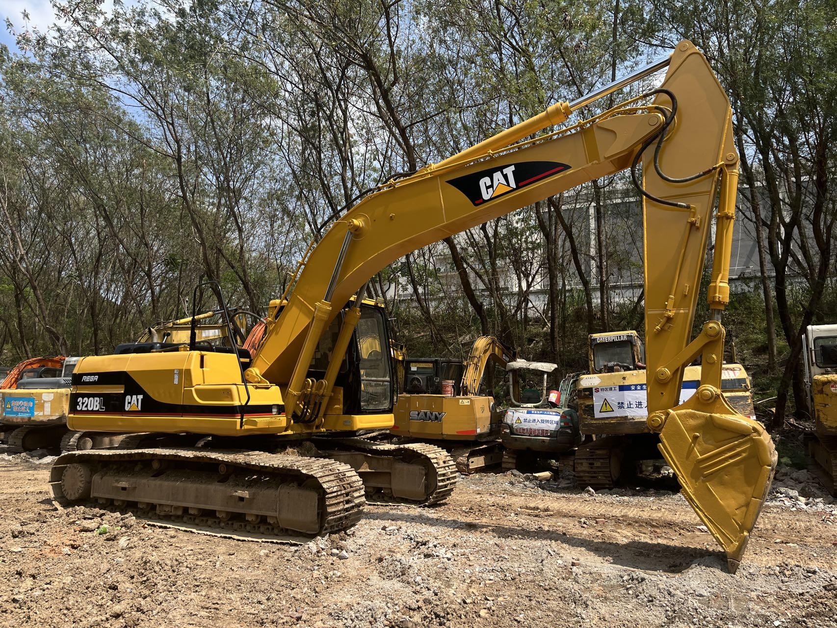 20 Ton Import Used Earthmoving Caterpillar 320B Original Digger Secondhand Machinery