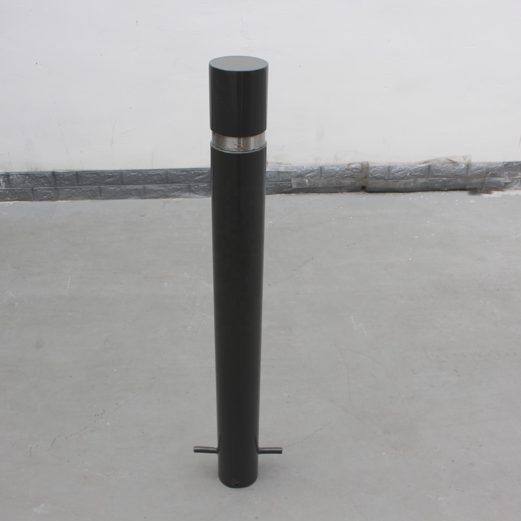Ground Installation Outdoor Bollard , Flexible Traffic Bollards Removable
