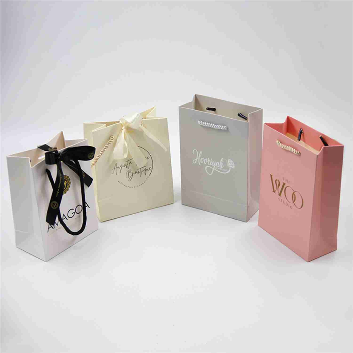 ISO Recyclable White Cardboard Gift Bags Small Jewelry Paper Bags With Your Own Logo