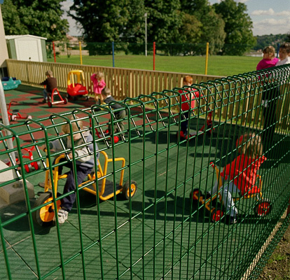 hot dipped galvanized BRC welded mesh panel fencing, roll top fence, decorative public park fence
