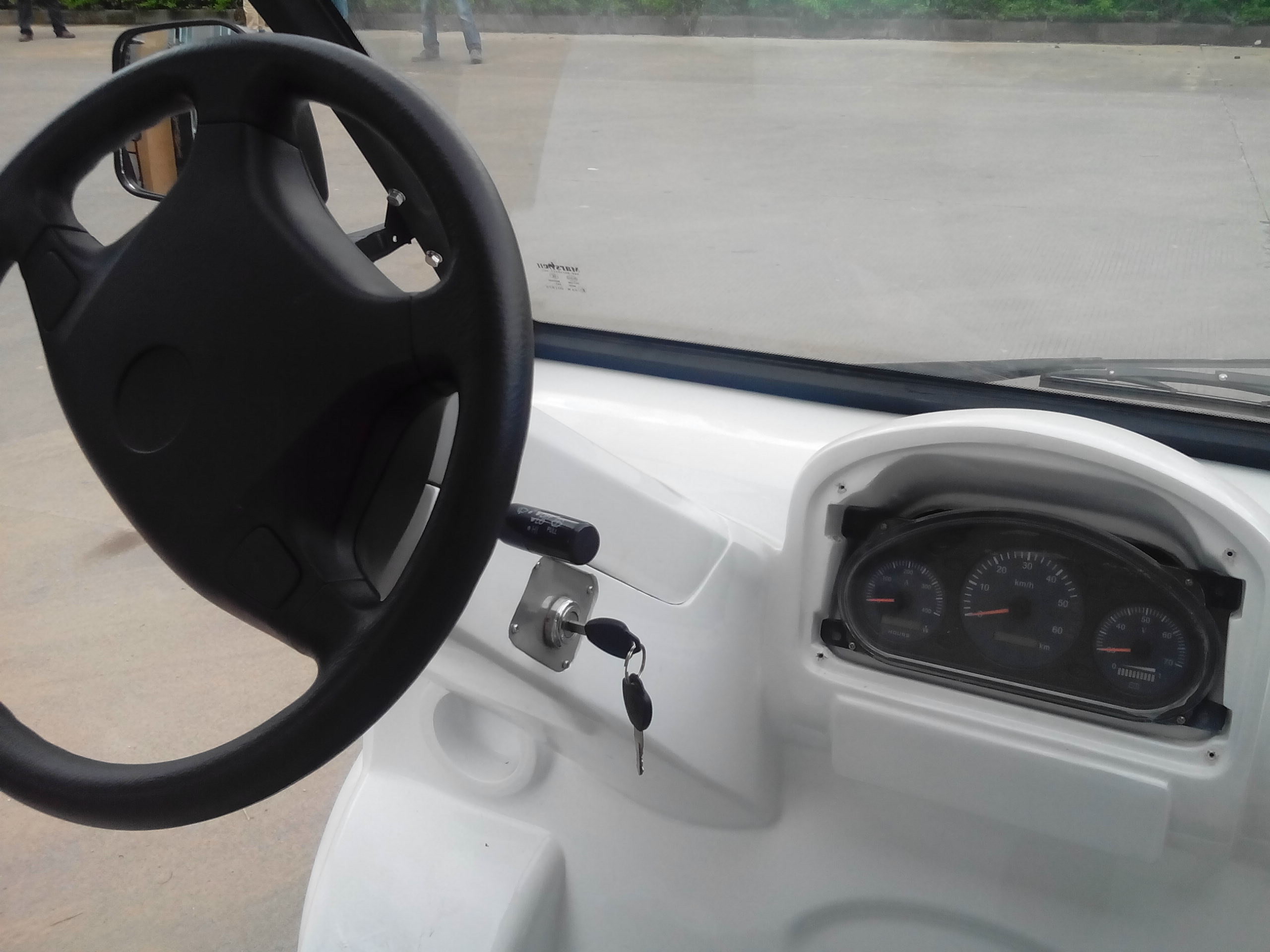 Four Wheels 8 Seater Electric Tour Bus , Electric Sightseeing Vehicle No Noise
