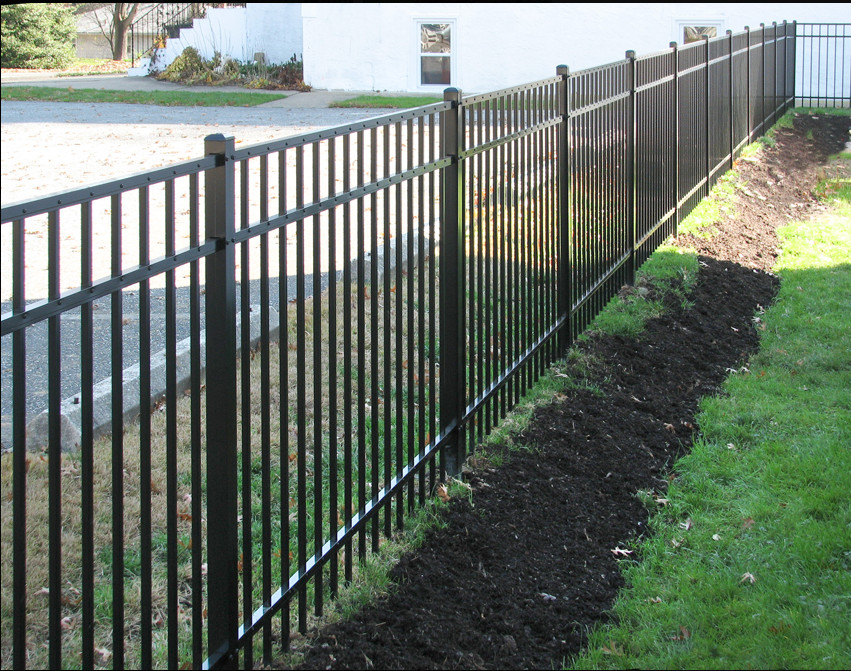 H7ft Residential Steel Fence Panels , Non Corrosive Steel Picket Fencing