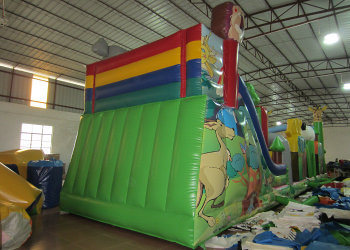 Inflatable Parcours Zoo animals Insane inflatable obstacle course sessions wildlife park inflatable obstacle courses