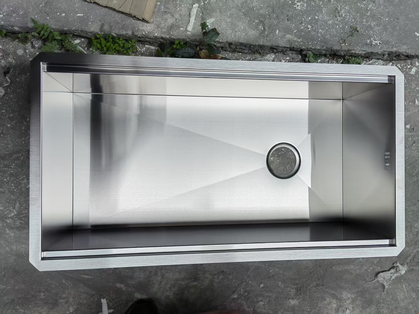 Modern Design Style Topmount Kitchen Sink featuring 3.5 Inch Drain Opening and Rectangular Bowl Shape
