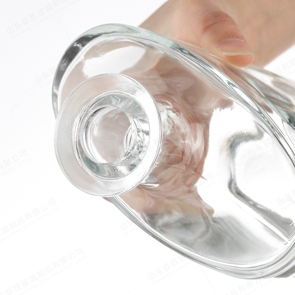 Healthy Lead-free Glass Bottle for Hot Stamping Gold Alcohol Bottle