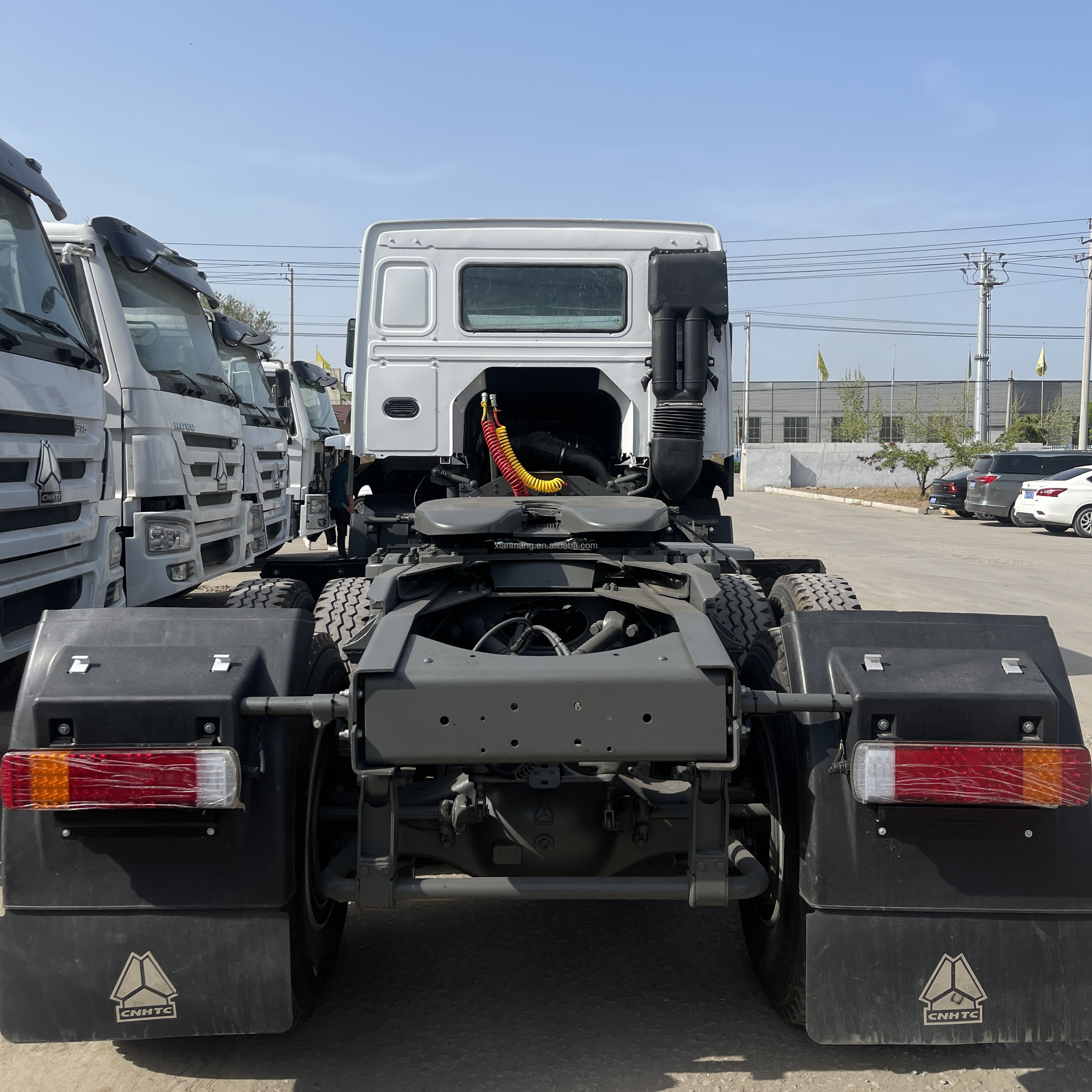 6x4 Wheel 375 HP Sino Prime Mover Right Hand Drive Used Trailer Tractor Truck Head
