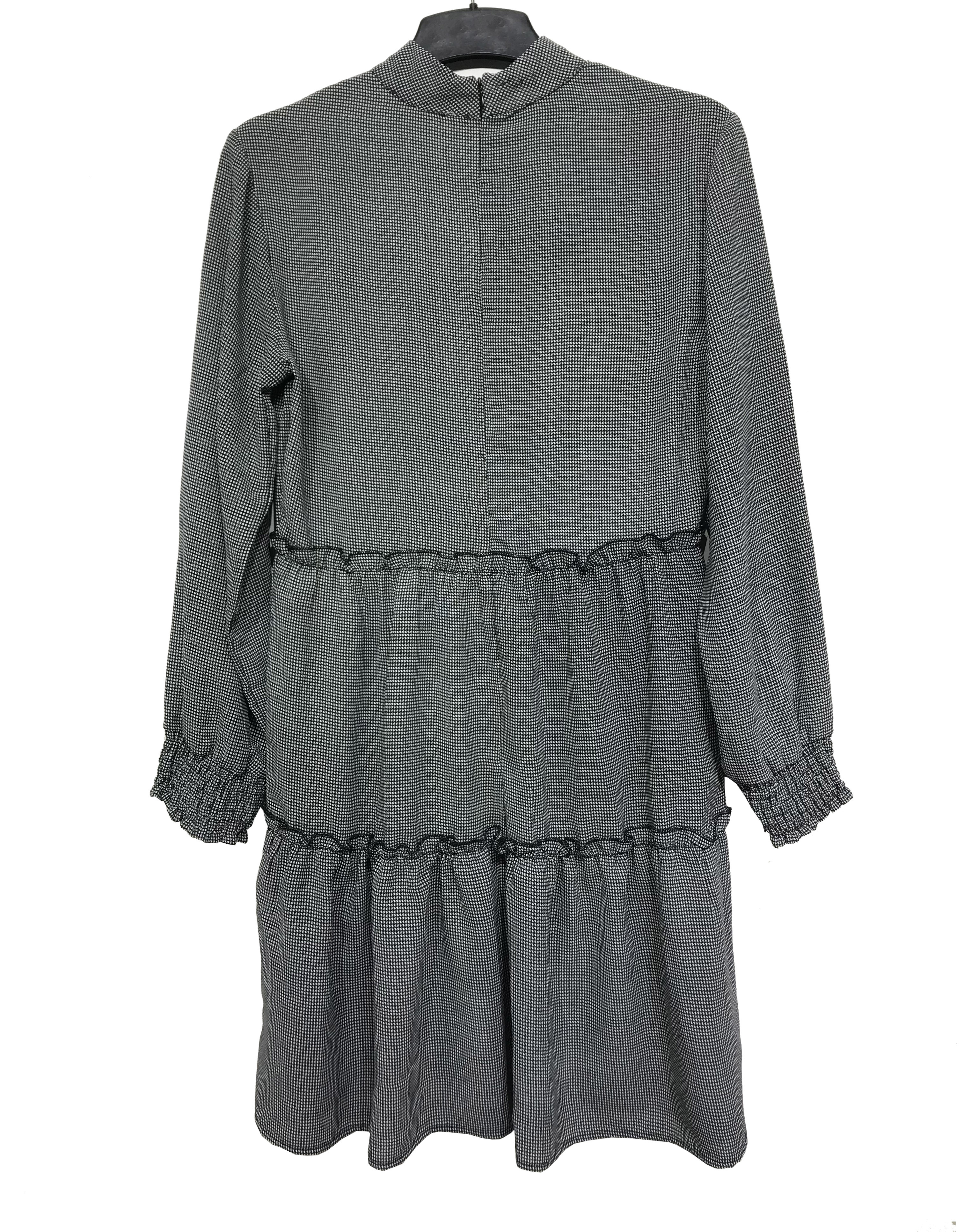 Long Sleeve Grey Color Large Size Ladies Dresses Crew Collar Pleated Knitting Fabric