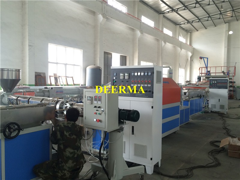 Local Demand and Voltage 380V 3P 50HZ PVC Fiber Reinforced Hose Extrusion Machine with High Productivity
