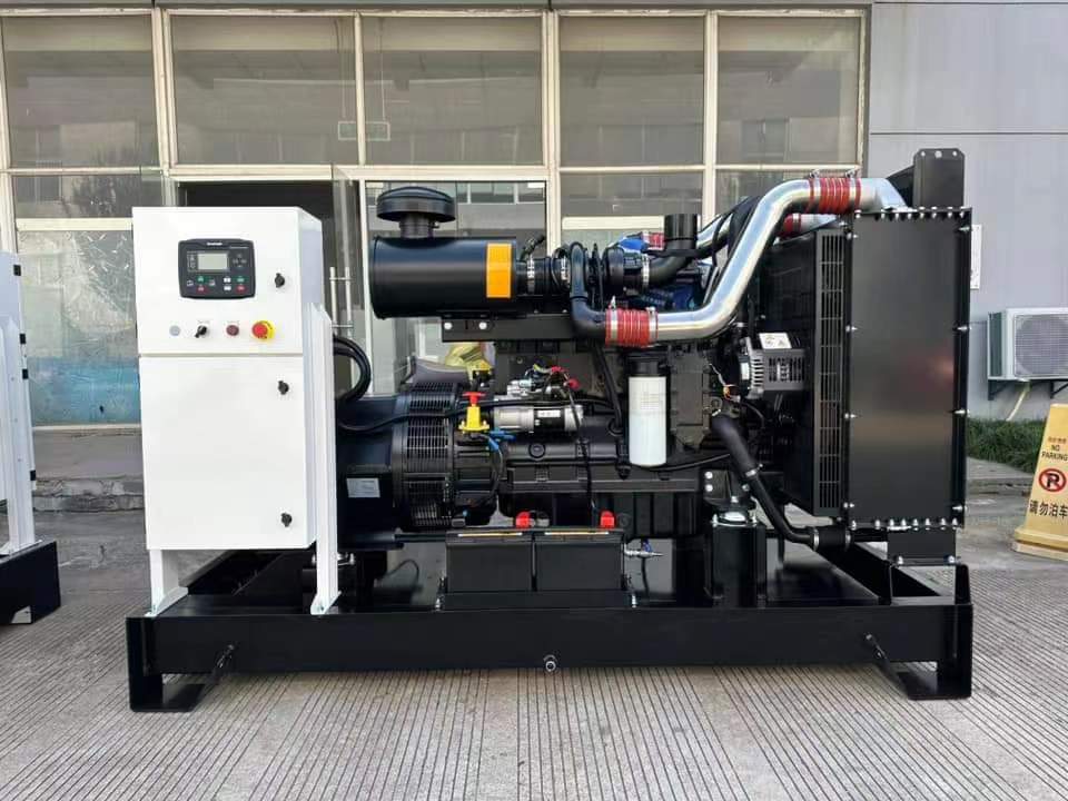 30KW Silent Canopy Cummins Diesel Generator Set with Water Cooling System 1200 KG