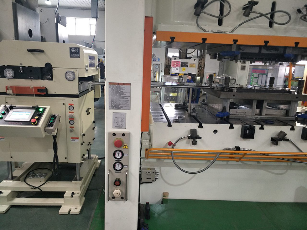 Fully Automatic Feeder Line Uncoiler Straightener Feeder Machine for Spare Parts Stamping