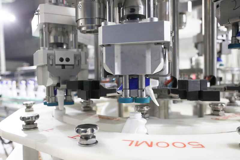 LYL Detergent Pump Capping Machine