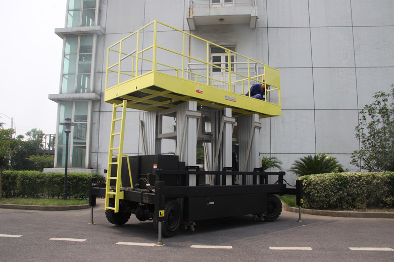 Six Mast 12m Self Propelled Aerial Lift 400kg Capacity With Big Platform