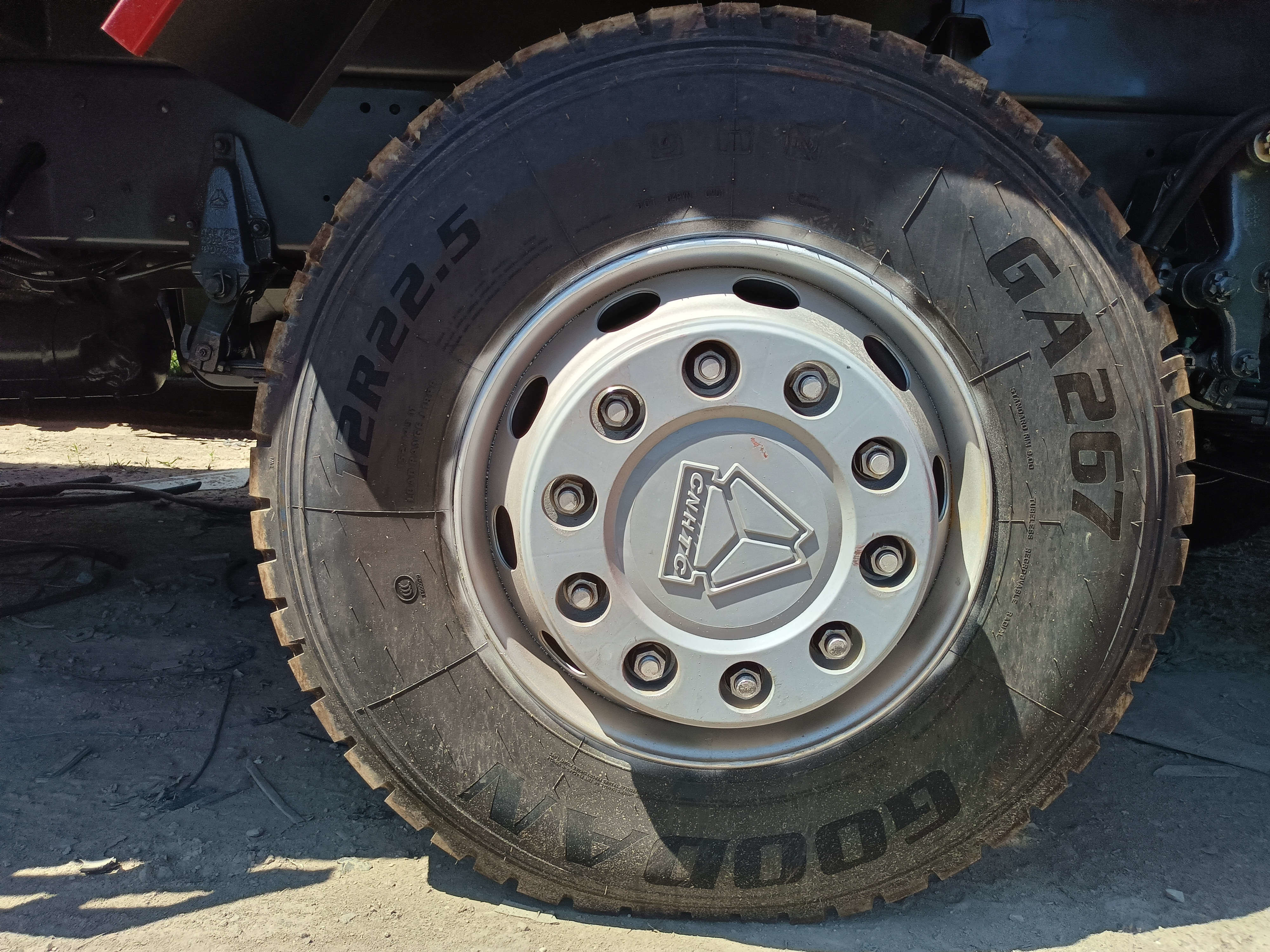 Sino Truck Manual Gearbox Howo Tipper Truck 12 Wheel Euro 3 RHD One Row And Sleeper