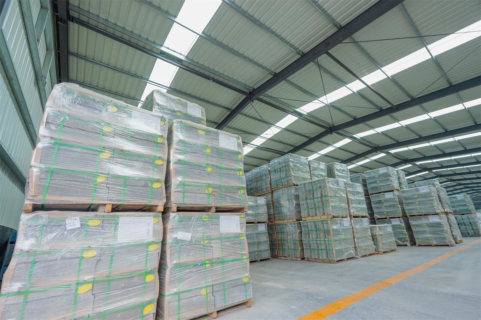 Less Pollution To Glass Melt Resintering Fusion Cast Mullite Refractory Bricks For Glass Furnace
