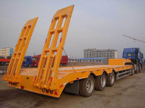 2/3/4Axles Low Flatbed Trailer With Jost Landing Gear And Fuwa Axle 40t-100t Payload Capacity