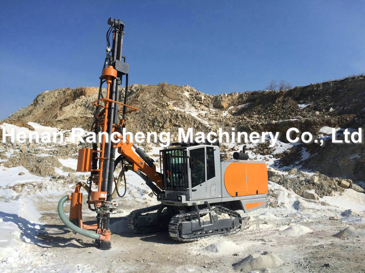 264HP Engine DTH Down The Hole Drilling Equipment 28m Depth 90 - 130mm Bore Dia