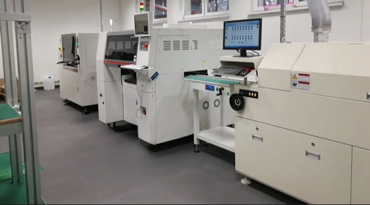 High Speed Semi Auto SMT PCB Assembly Production Line Can Satisfy Batch Of PCB Assembly.