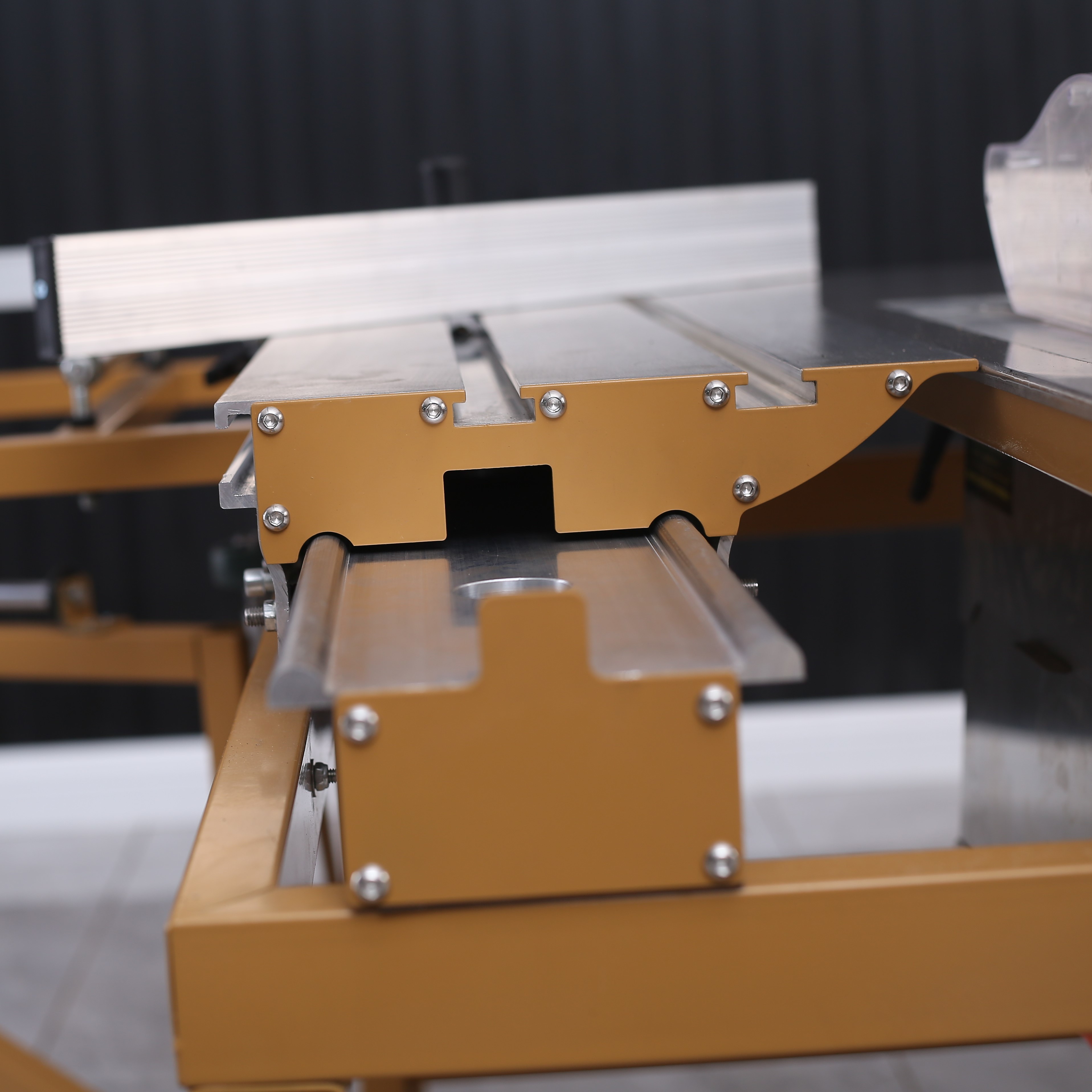 OEM Multifunctional Precision Dust Free Push Table Saw Cutting Machine