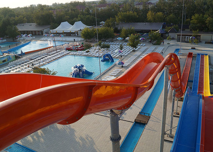 0.85M Width Fiberglass Water Slide Tube 5 - 13M Platform Height 1 Rider / Slide Load