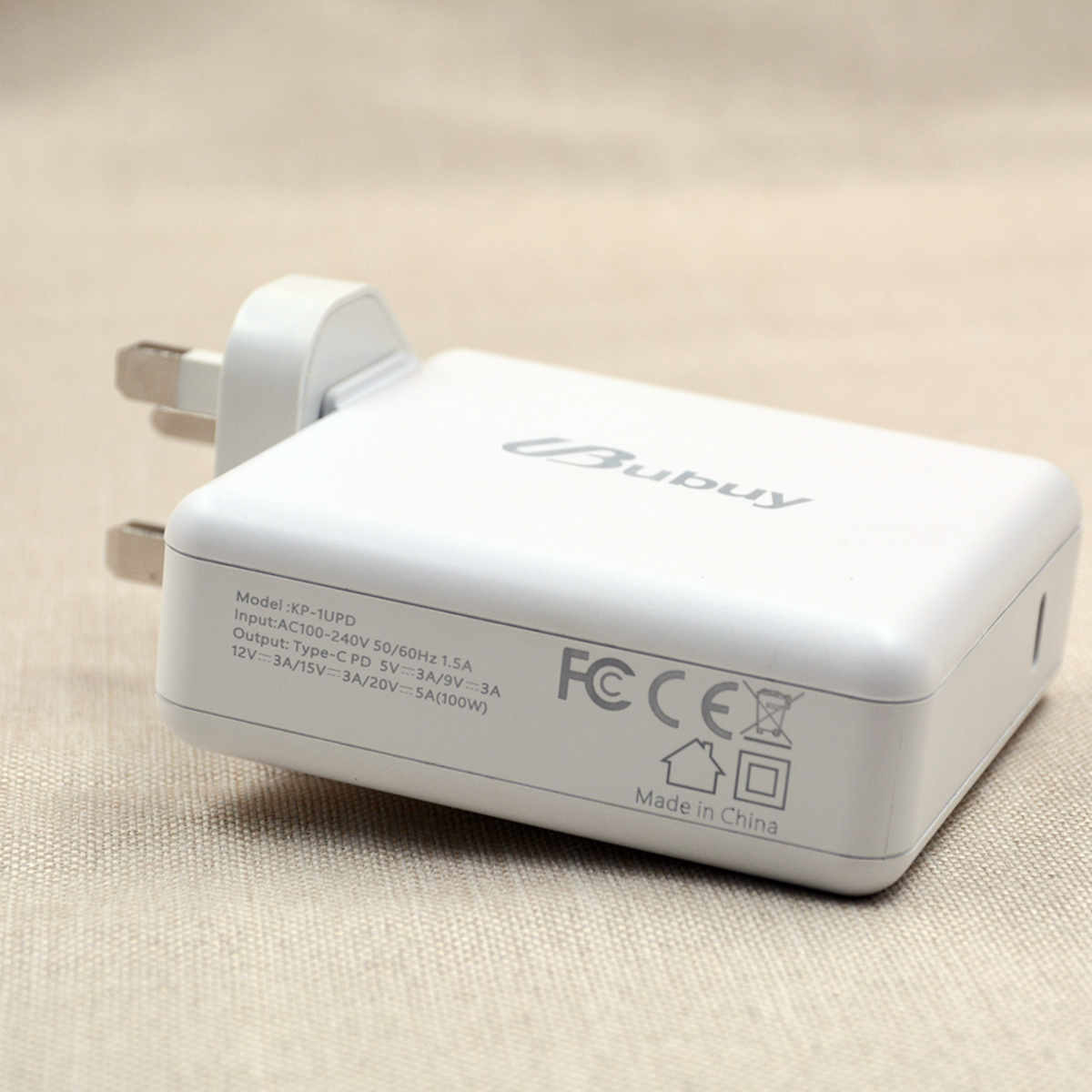 ABS PC Fireproof Foldable 100W USB C Pd Travel Adapter