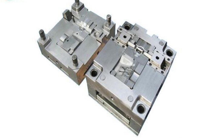 Hot Runner 738H Precision Injection Mould 30-50 Million Shots 3 Cavity Tooling